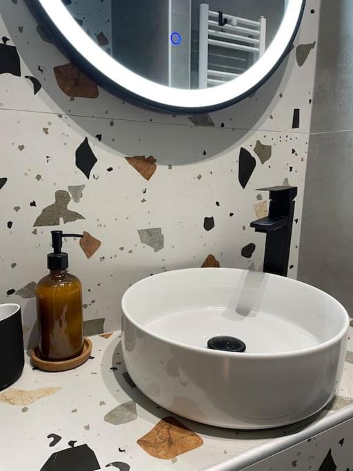 Sage Serenity Central Appartment Tesalonika Bagian luar foto