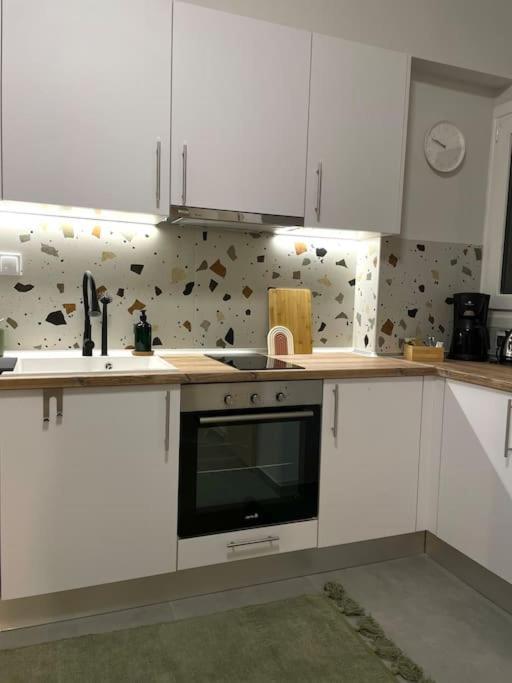 Sage Serenity Central Appartment Tesalonika Bagian luar foto